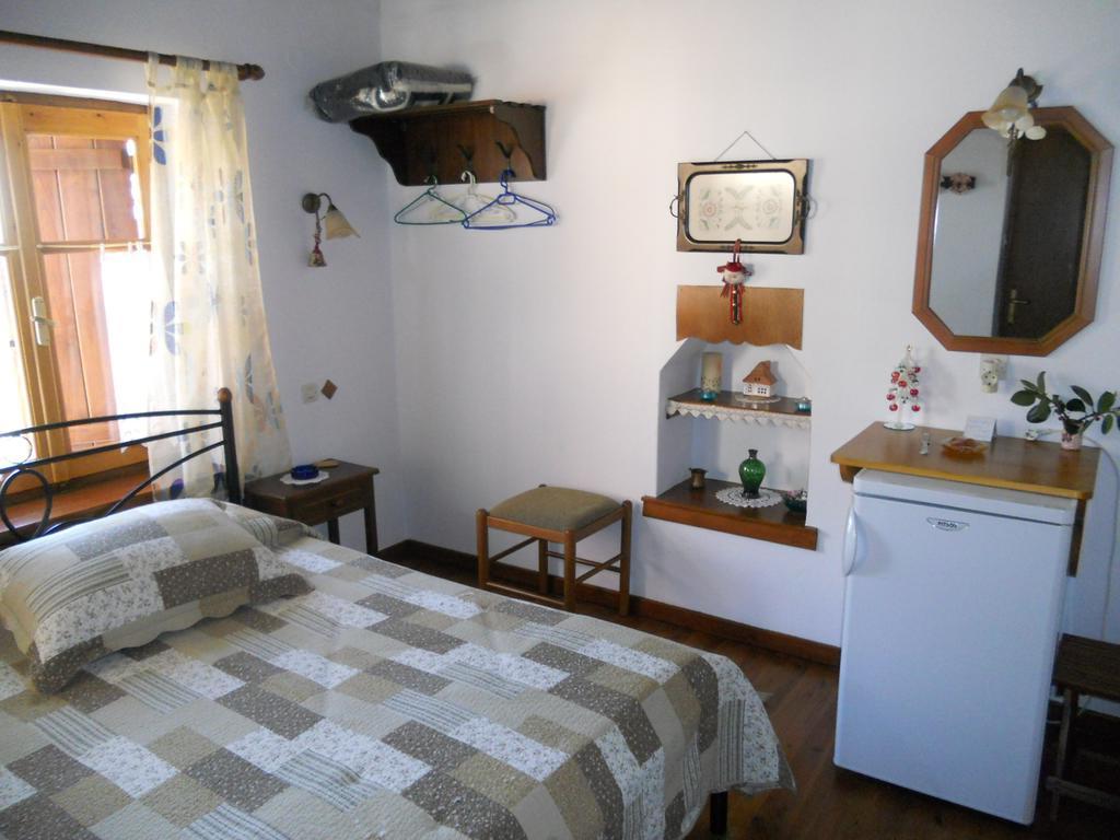 Sarafis Guesthouse Agios Lavrentios Kültér fotó